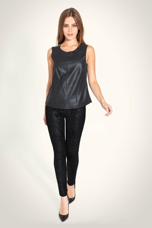 Hannah Skinny In Love In Vain - Image 2