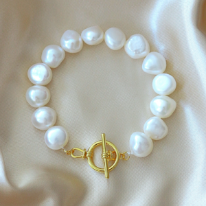 Elegant Baroque Freshwater Pearl Bracelet